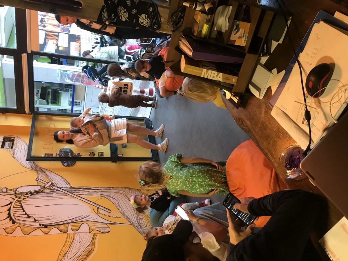 Kids playing at the hub